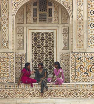 girls at the Taj India